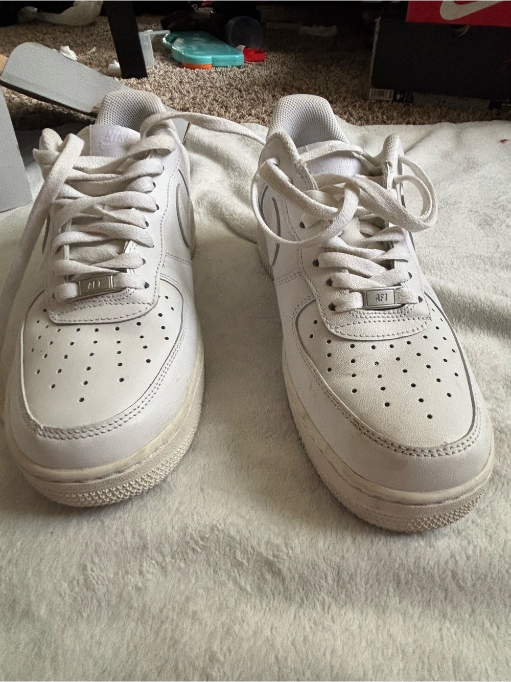 Men's Classic White Low-Top Sneakers